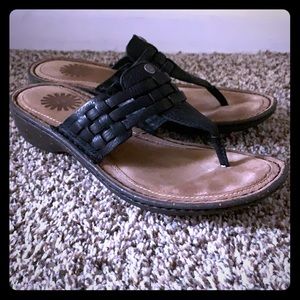 Women’s ugg sandals